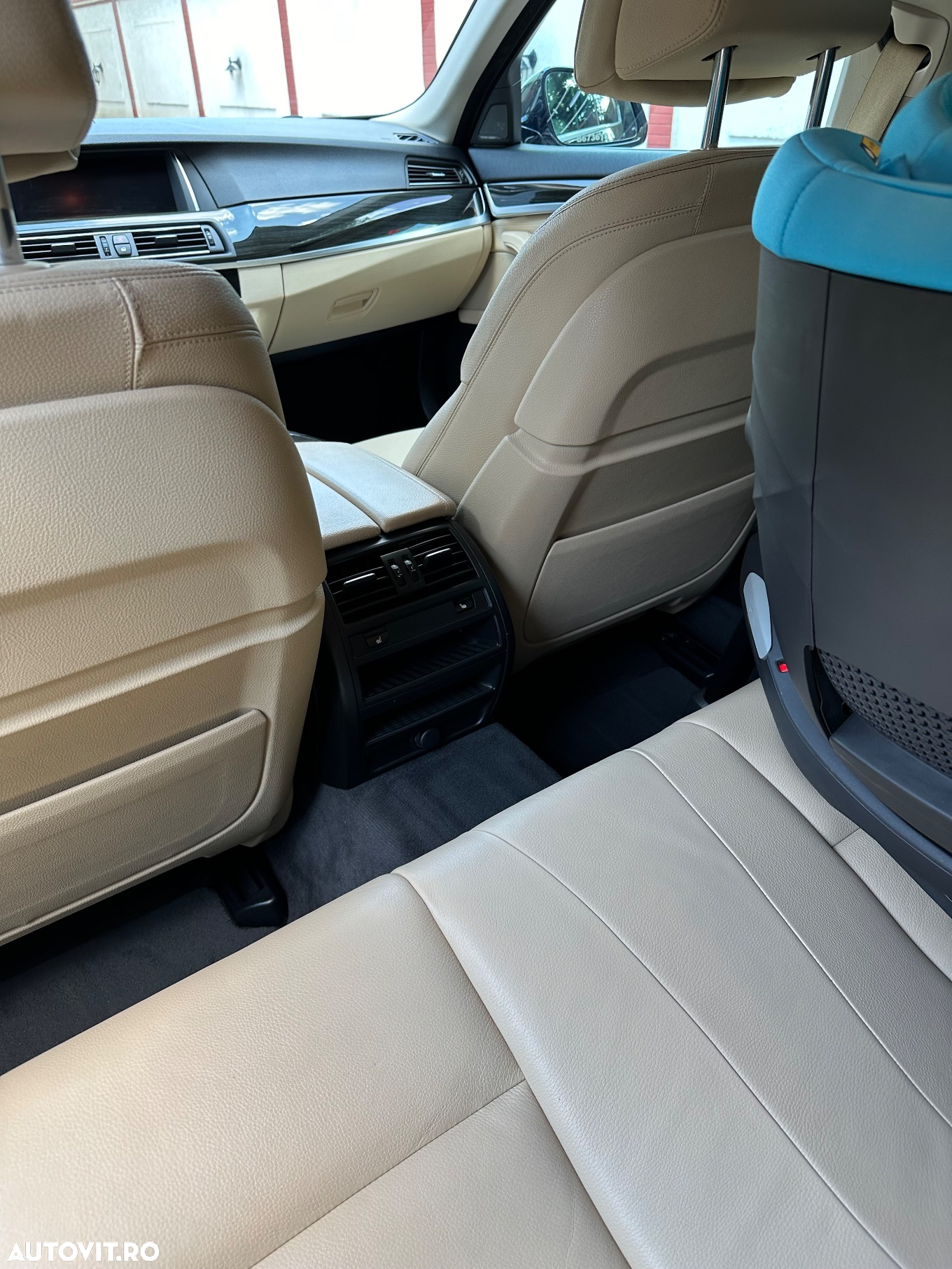 BMW Seria 5 525d xDrive AT - 11