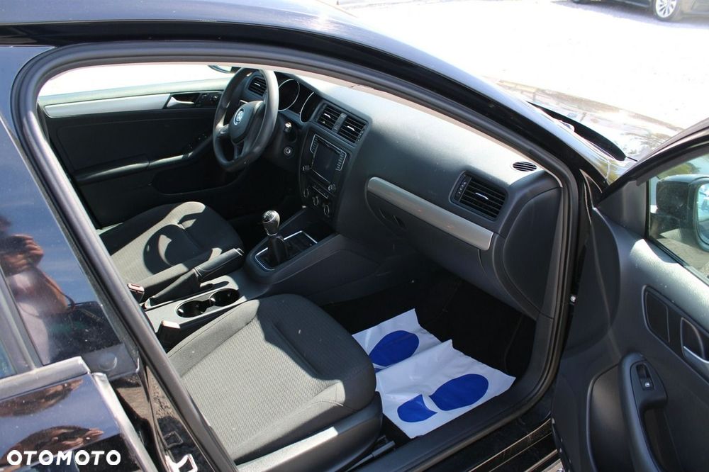 Volkswagen Jetta - 26