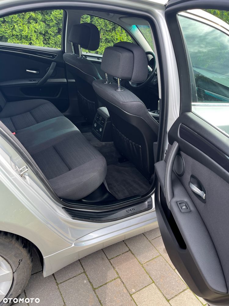 BMW Seria 5 525d - 8