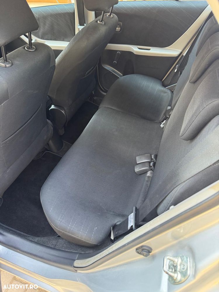 Toyota Yaris 1.3 Sol - 7