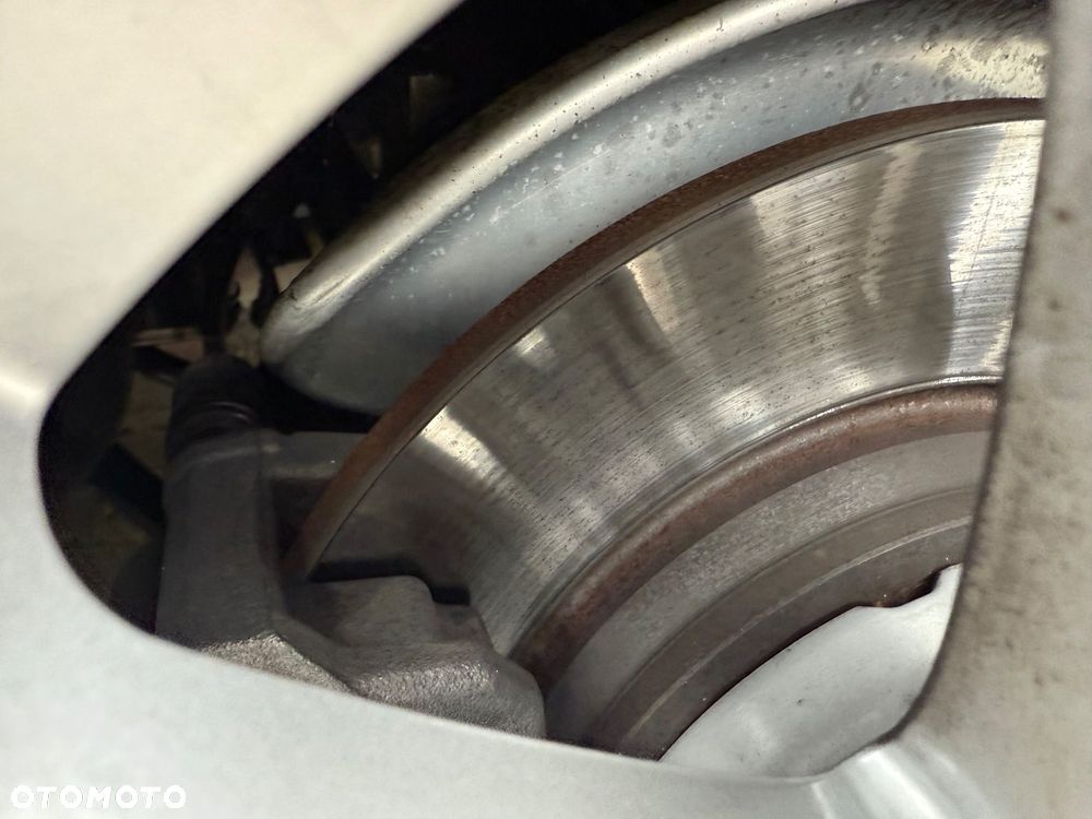 Audi A4 Avant 35 TDI S tronic design - 17