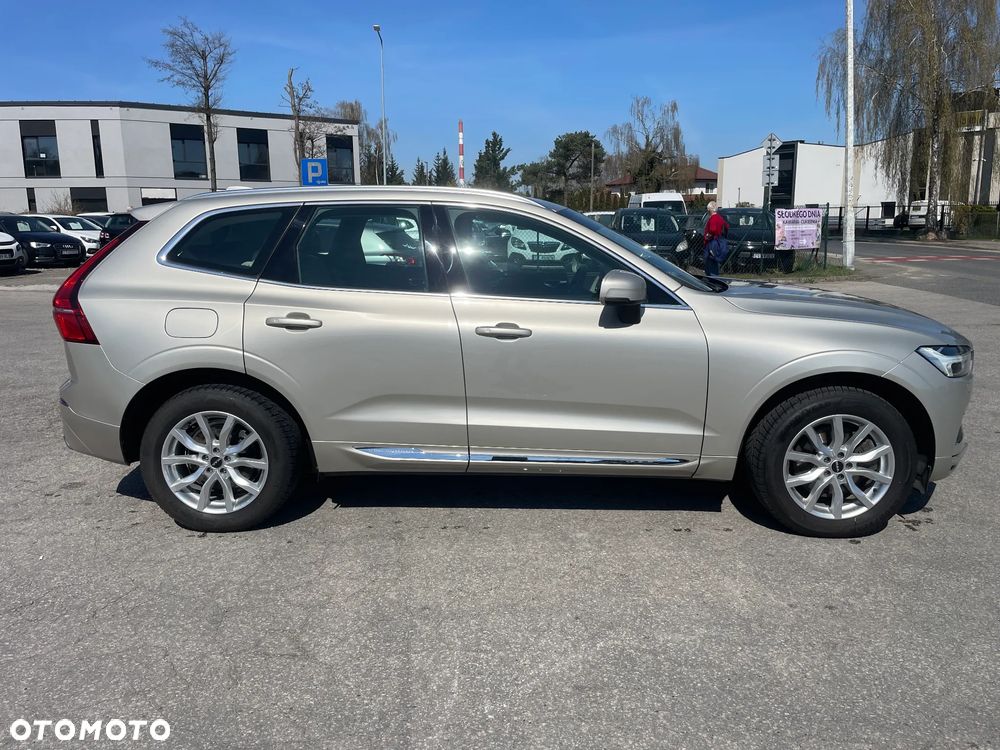 Volvo XC 60 D5 SCR AWD Momentum - 8
