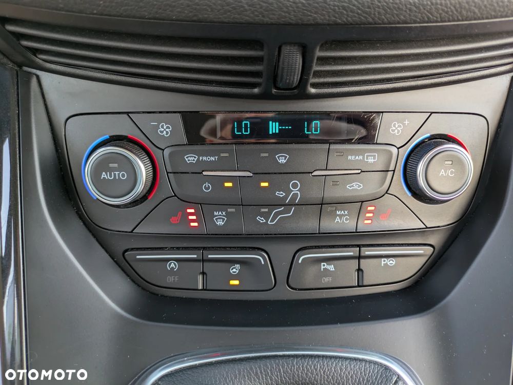 Ford Kuga 1.5 EcoBoost 2x4 Titanium - 31