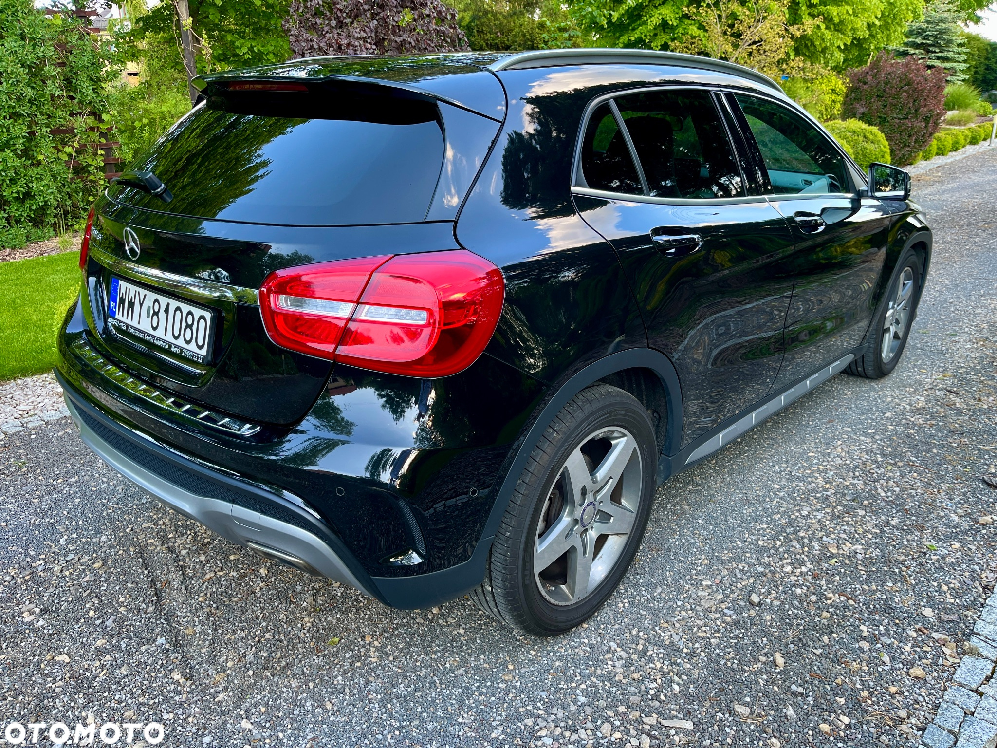 Mercedes-Benz GLA - 14