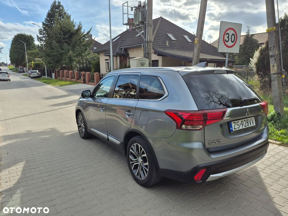 Mitsubishi Outlander 2.2 DI-D 2WD Plus - 14