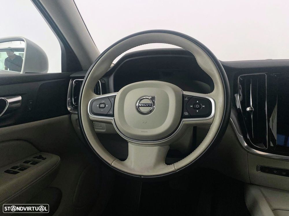 Volvo V60 2.0 B4 Momentum Geartronic - 13