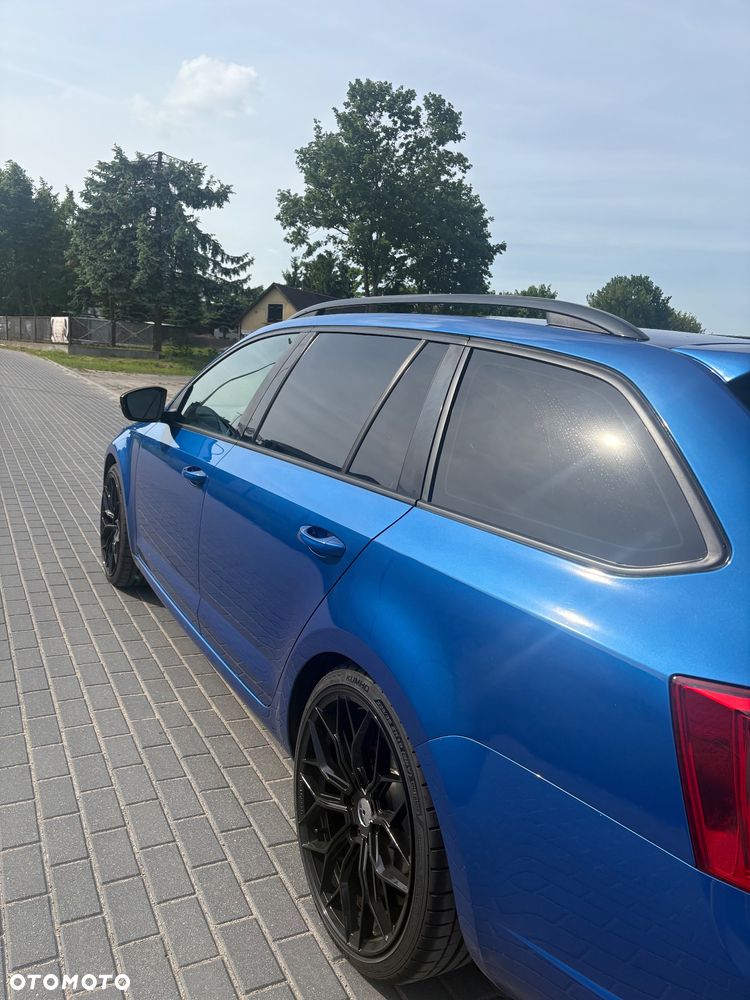 Skoda Octavia 2.0 TDI RS DSG - 3