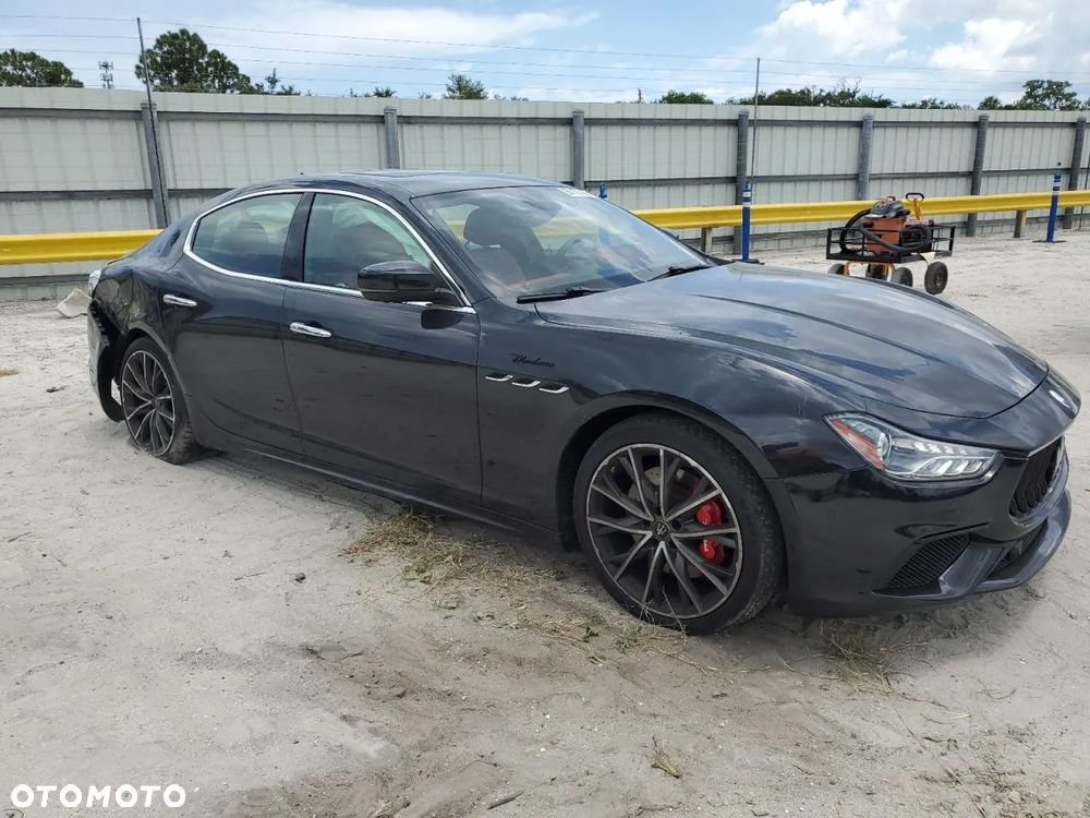 Maserati Ghibli S Modena - 10