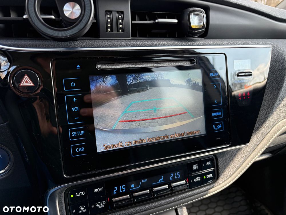 Toyota Auris Hybrid 135 Prestige - 36