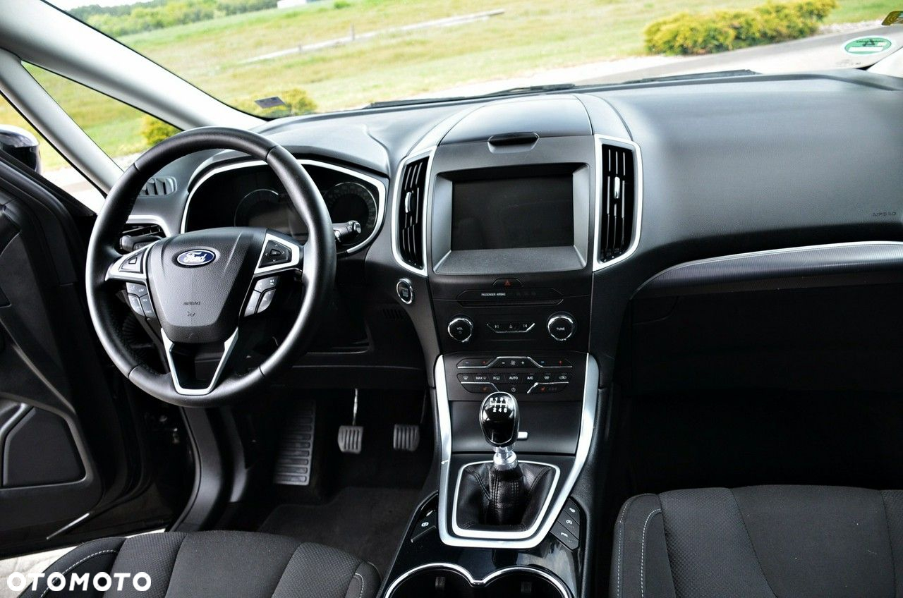 Ford S-Max - 21