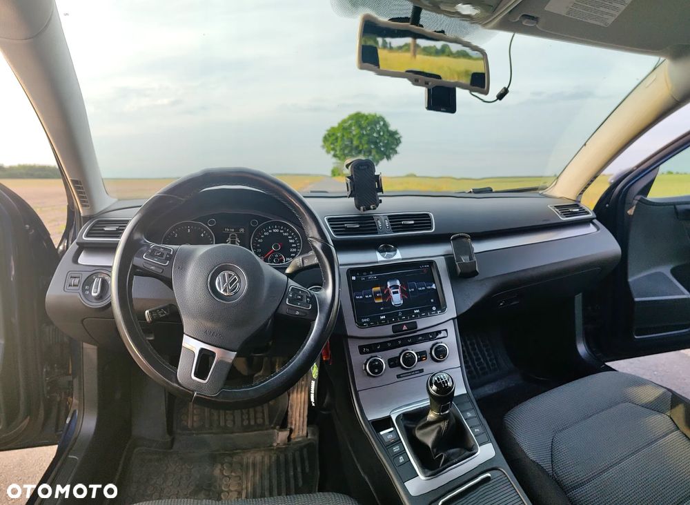Volkswagen Passat 2.0 TDI Comfortline - 10