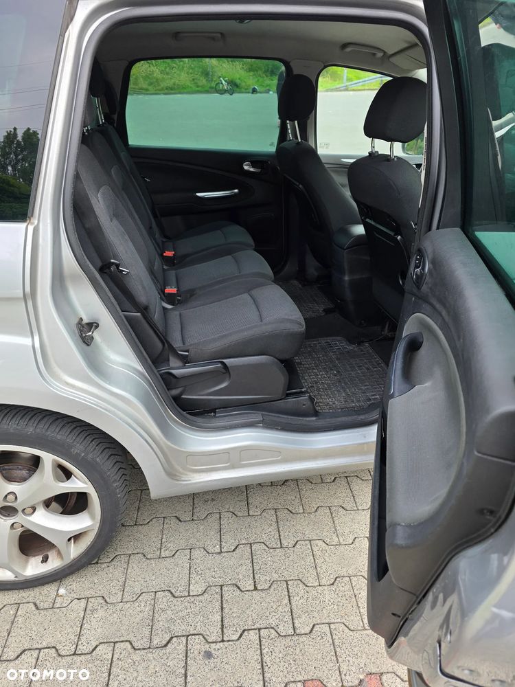 Ford S-Max - 14
