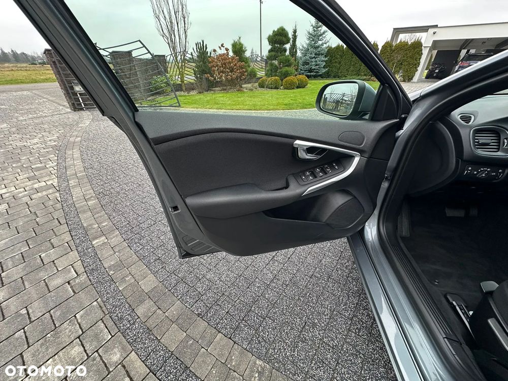 Volvo V40 T2 Geartronic Momentum - 18