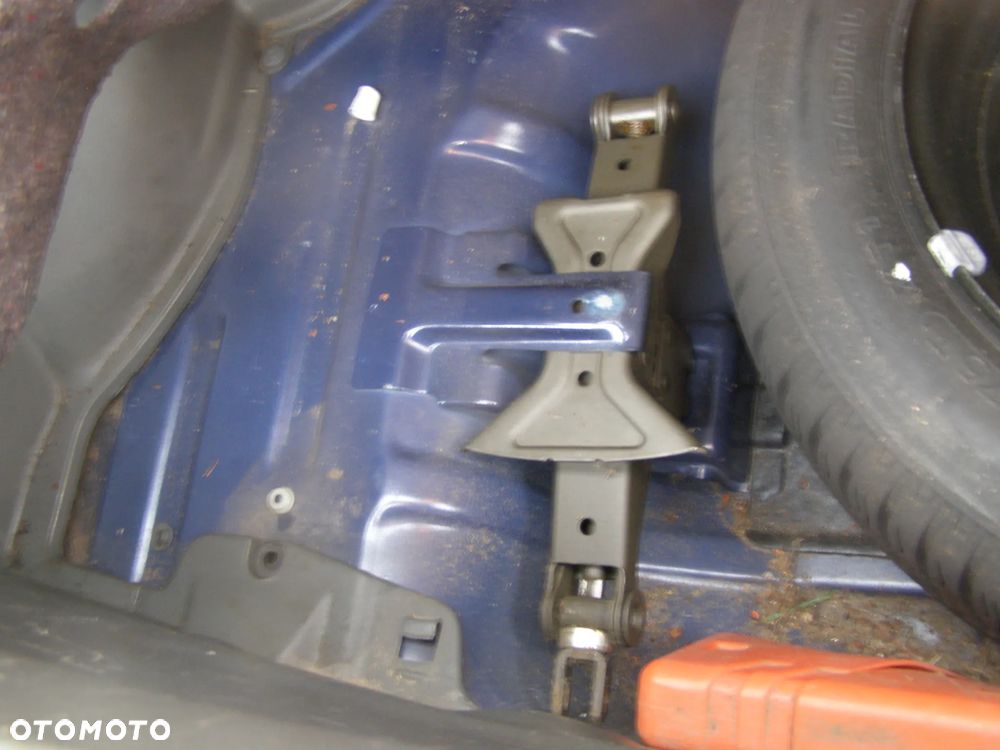 Suzuki Swift 1.0 GL - 14