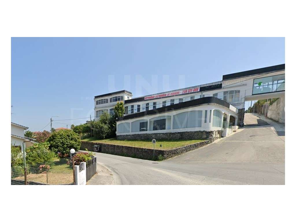 LOJA destinada a 'comércio ou serviços' - Vila Nova de Anha - Grande imagem: 2/10