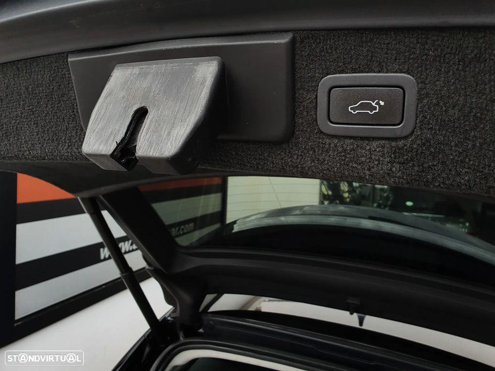 Jaguar XF Sportbrake 2.2 D R-Sport - 16