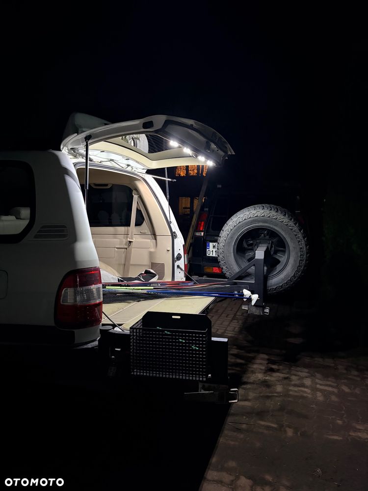 Toyota Land Cruiser 100 Executive - 24