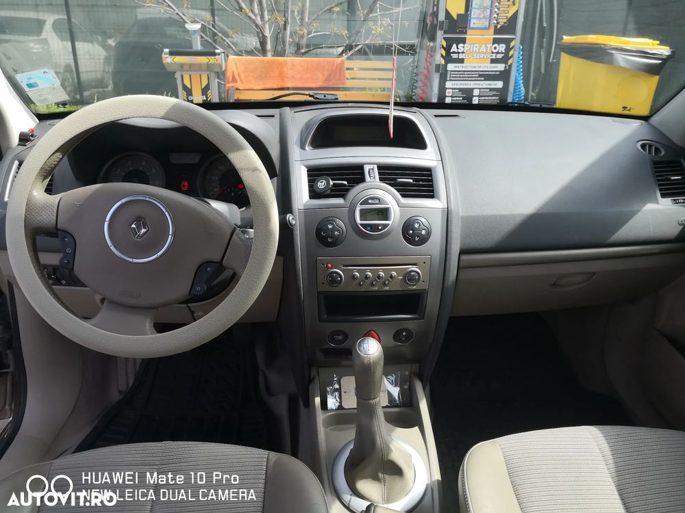Renault Megane 1.6 16V Privilege - 8