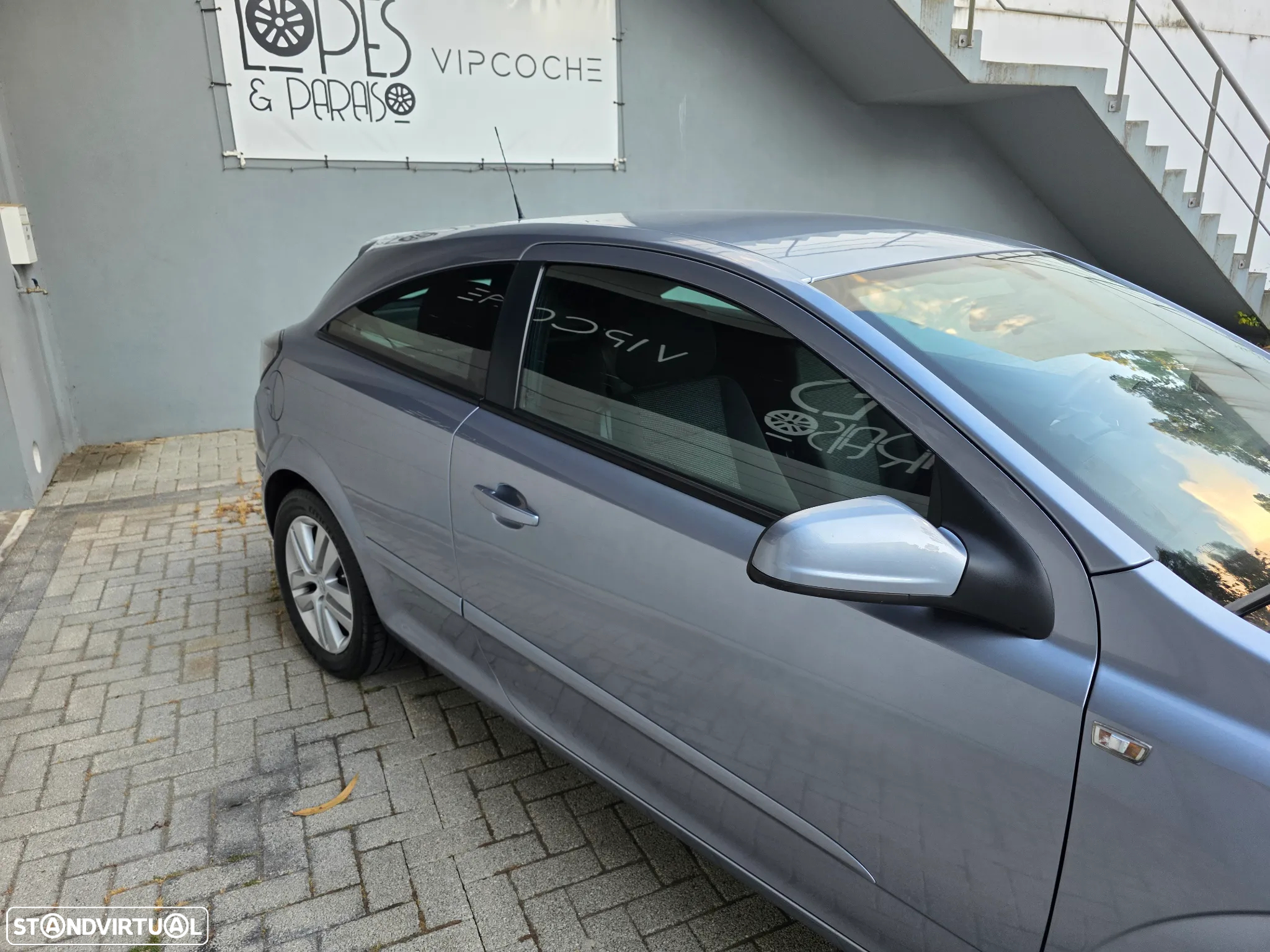 Opel Astra GTC 1.3 CDTi - 22