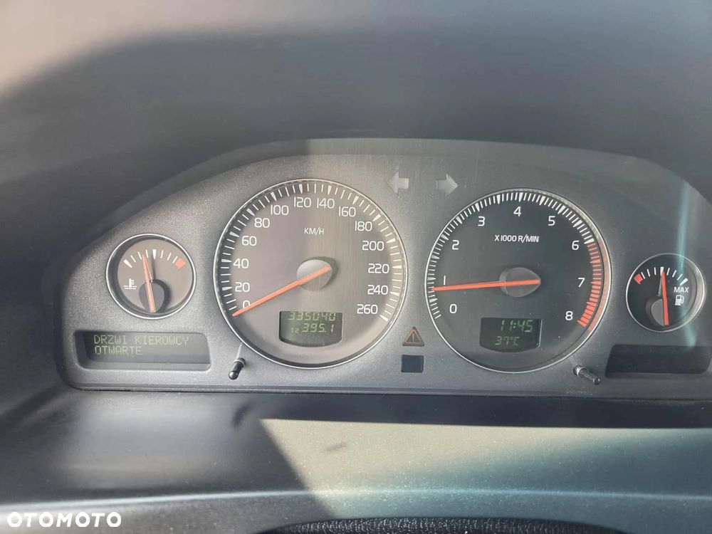 Volvo XC 70 2.5T AWD Momentum - 12