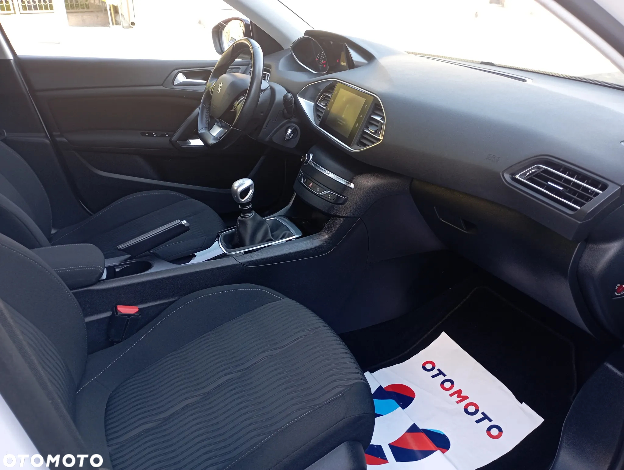 Peugeot 308 SW 1.6 BlueHDi Active S&S - 9