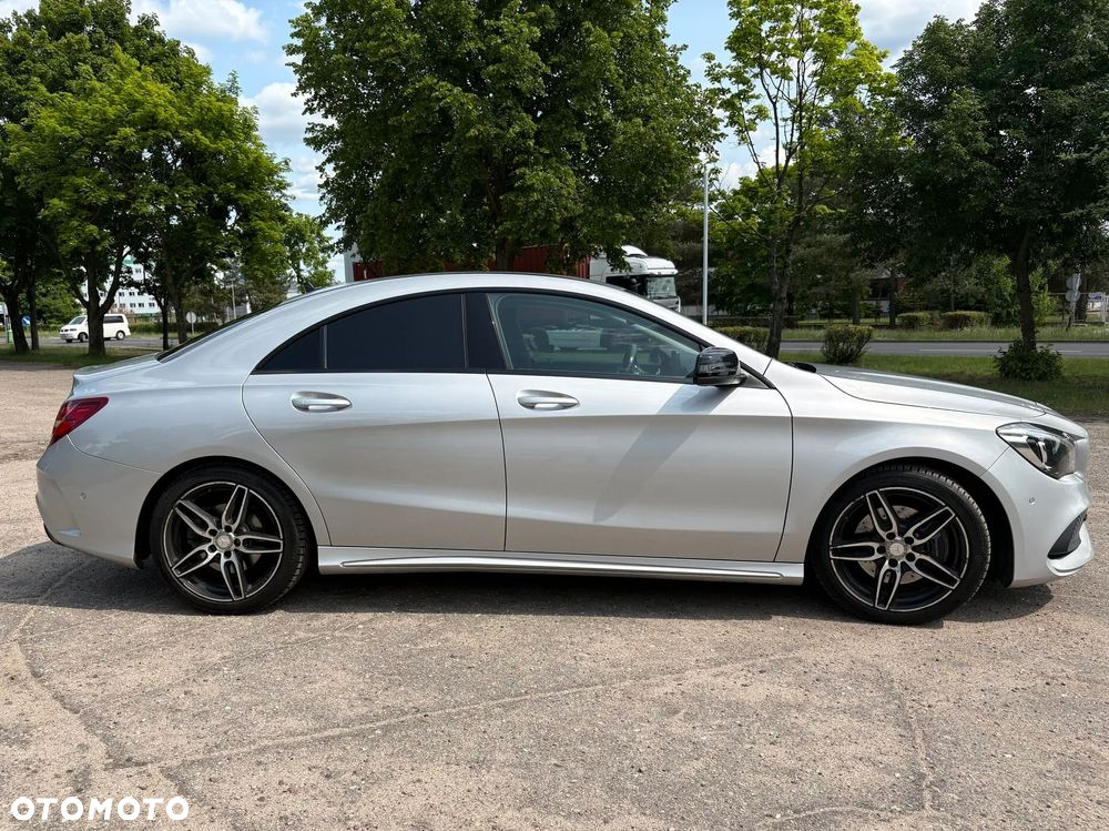 Mercedes-Benz CLA 220 4-Matic AMG Line - 5