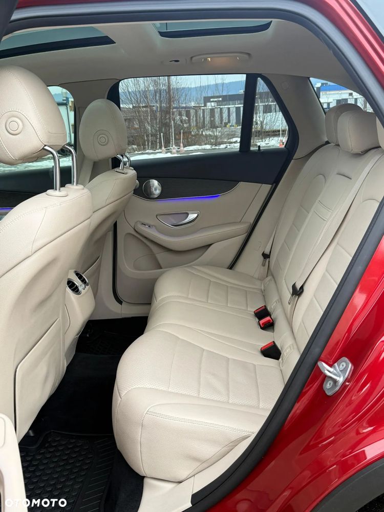 Mercedes-Benz GLC 300 4Matic 9G-TRONIC Exclusive - 20