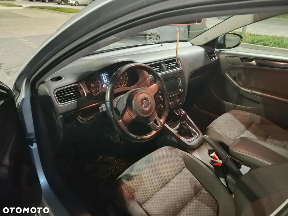 Volkswagen Jetta 1.2 TSI BMT Comfortline - 12