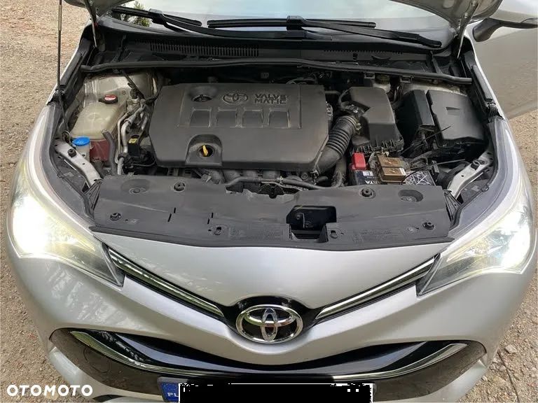 Toyota Avensis 1.6 Active - 11