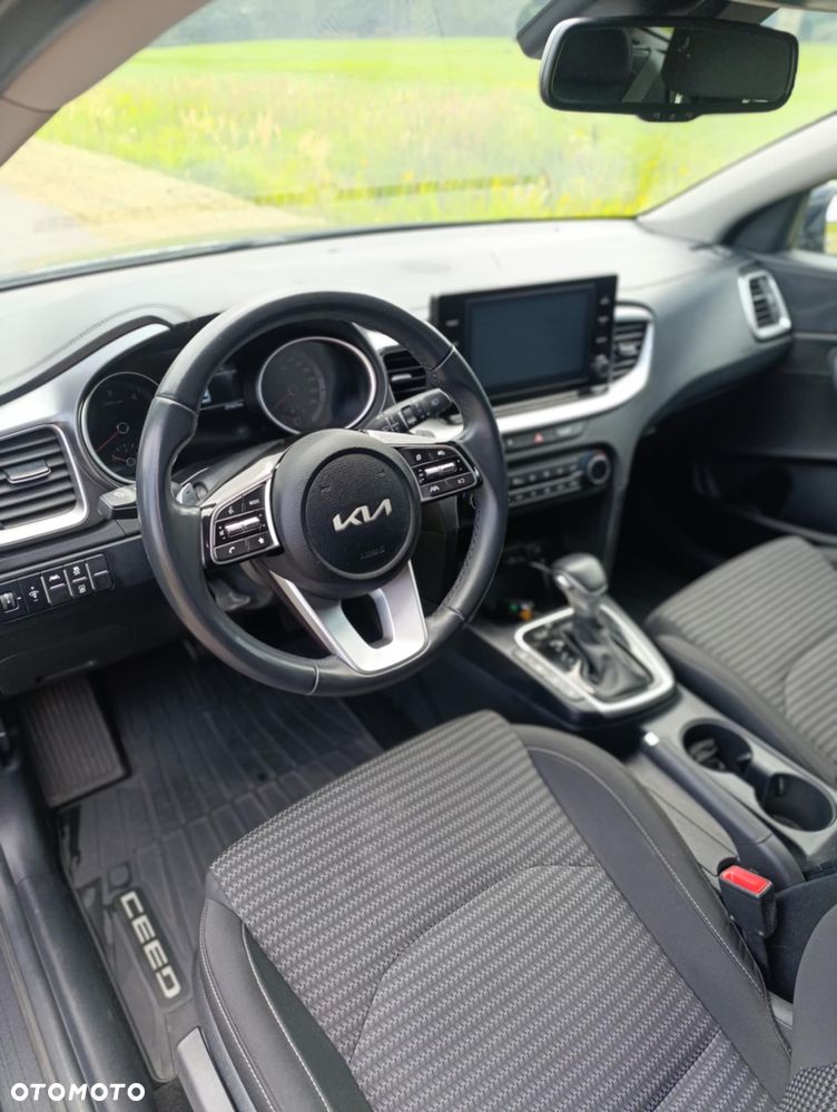 Kia Ceed 1.6 CRDi mHEV Business Line DCT - 16