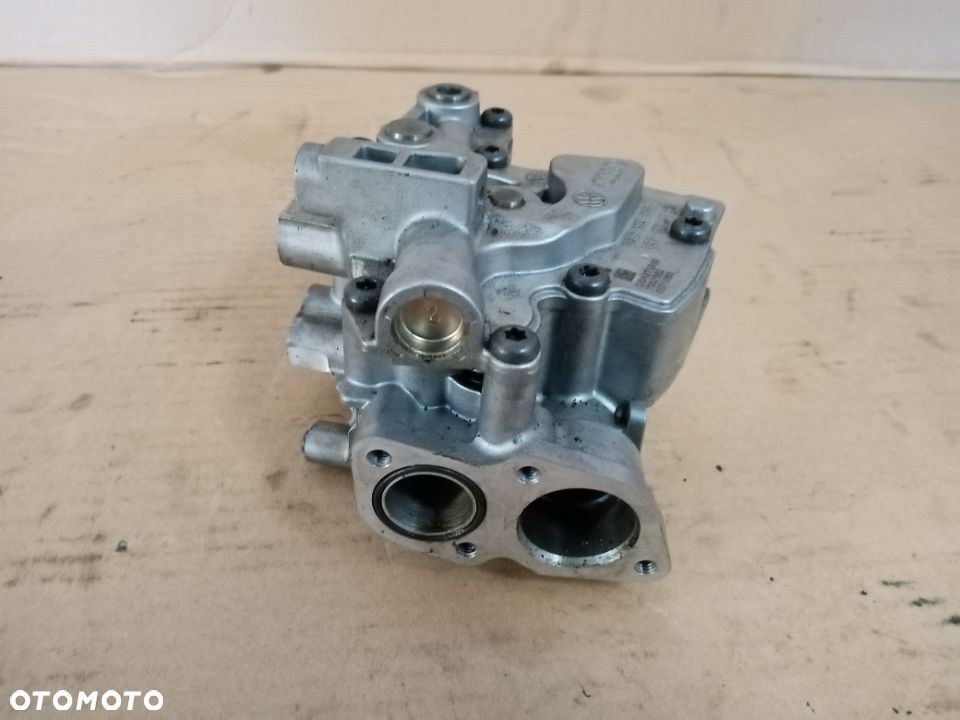Pompa oleju Audi 4.2TDI Q7 A8 CDS 057115105S - 2