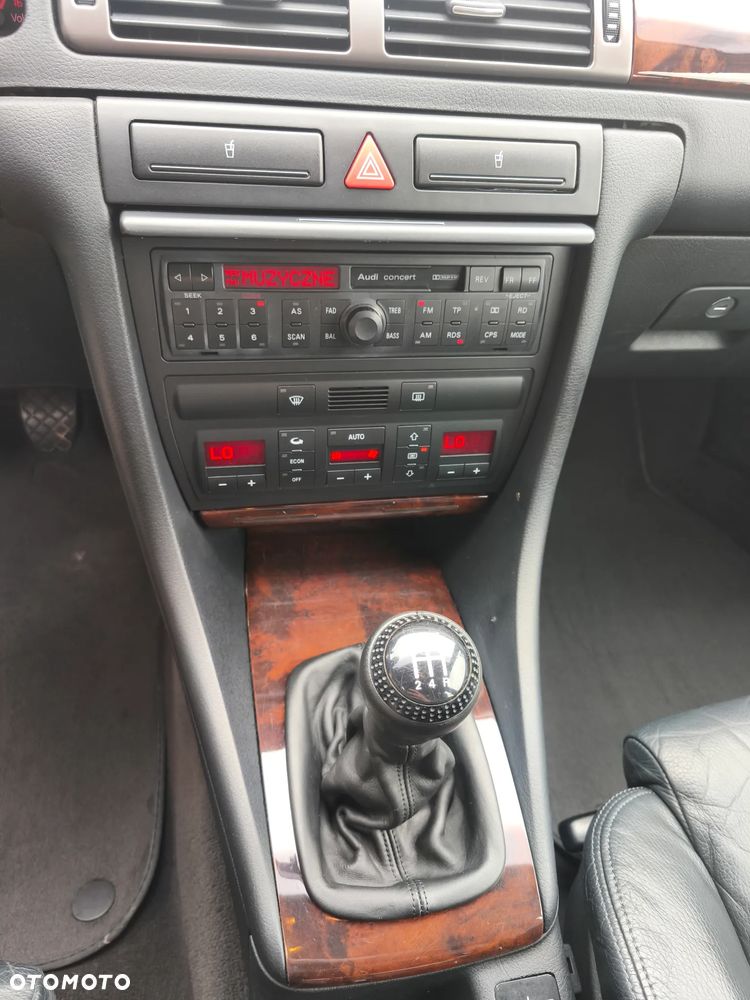 Audi A6 Avant 2.8 30V Quattro - 25