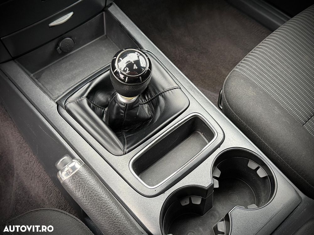 Kia Sorento 2.5 CRDi VGT EX - 26