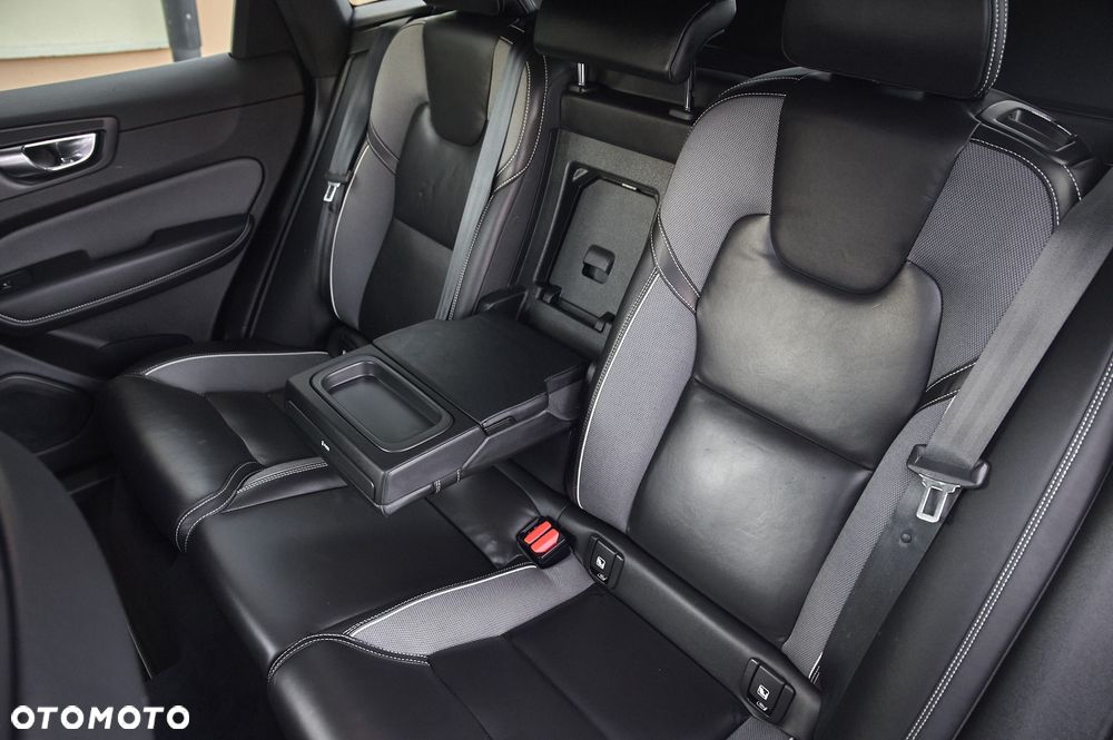 Volvo XC 60 D4 Geartronic RDesign - 28