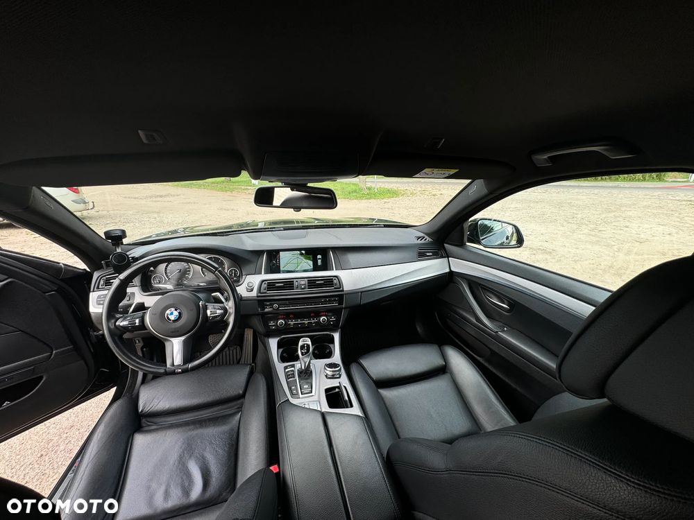 BMW Seria 5 525d xDrive - 9