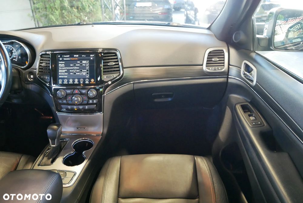 Jeep Grand Cherokee - 17