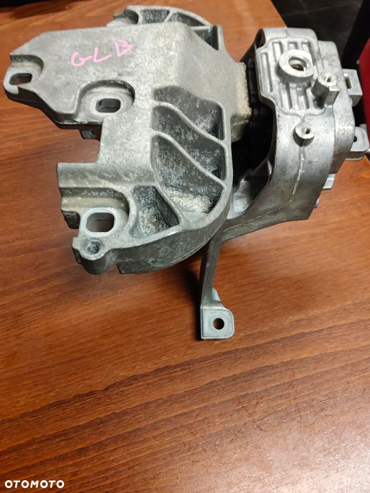 Poduszka silnika GLB w247 - 2