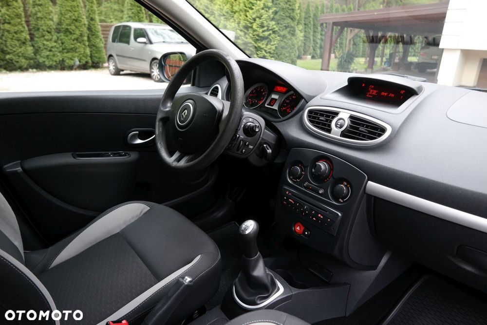 Renault Clio 1.2 16V Alize - 15