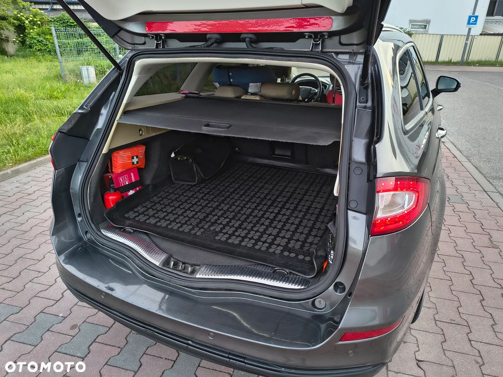 Ford Mondeo - 12
