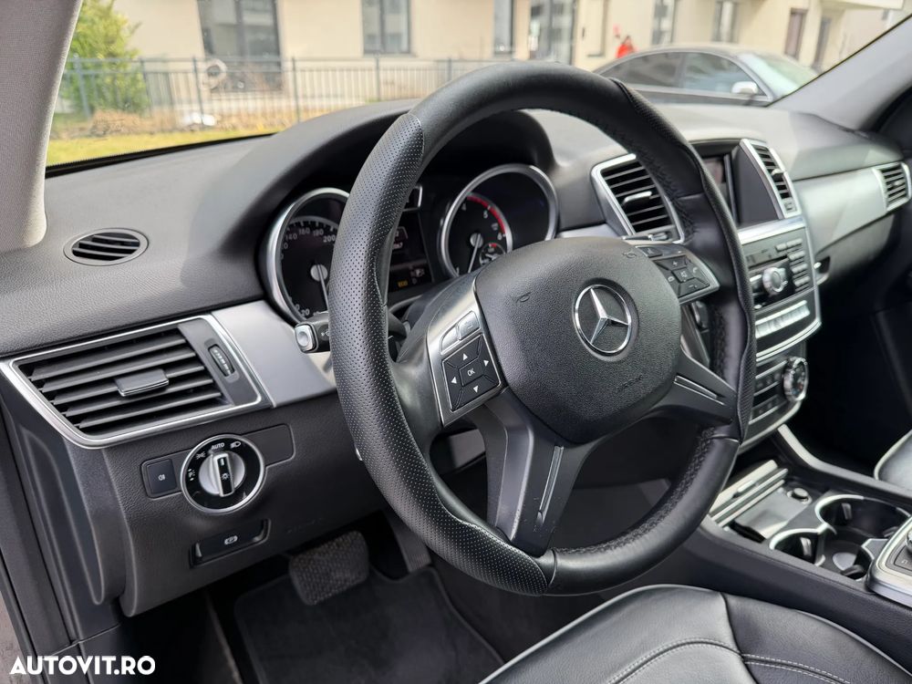 Mercedes-Benz ML 350 BlueTEC 4MATIC Aut - 12
