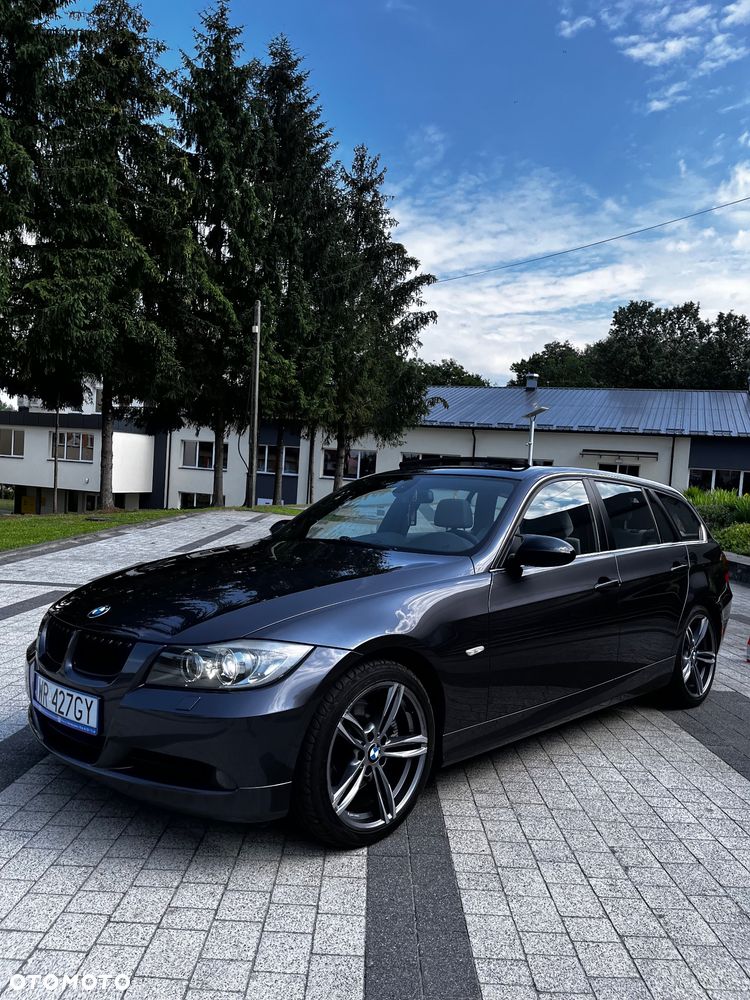 BMW Seria 3 325i xDrive - 33