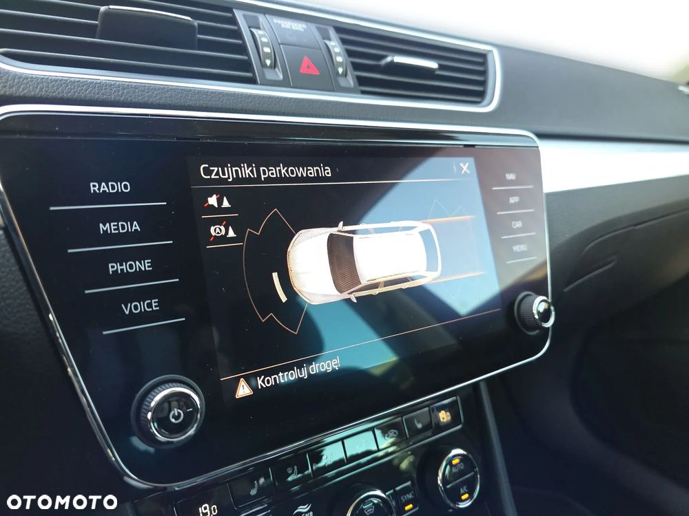 Skoda Superb 2.0 TDI SCR Ambition DSG - 21