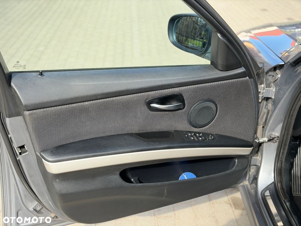 BMW Seria 3 320d - 17