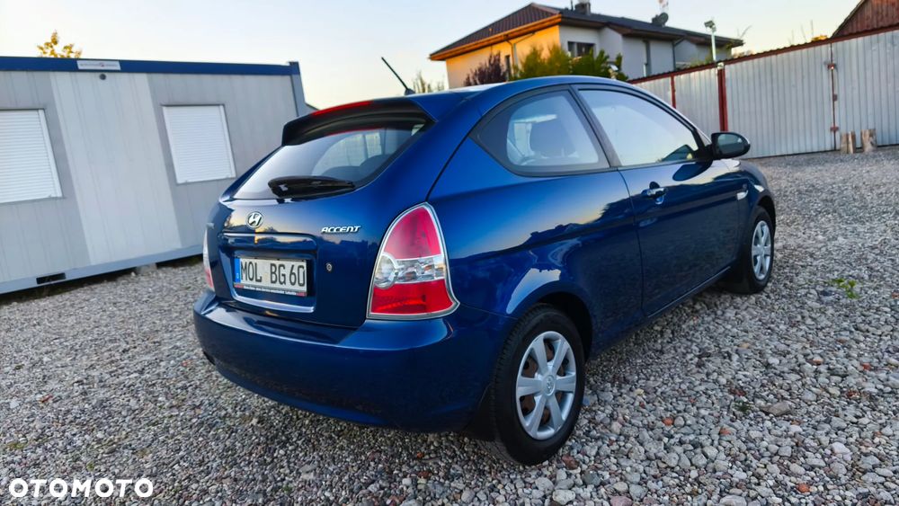 Hyundai Accent - 7