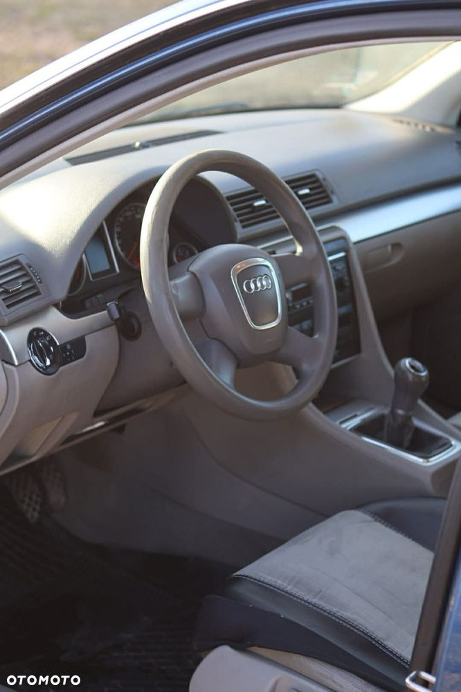 Audi A4 Limousine - 7
