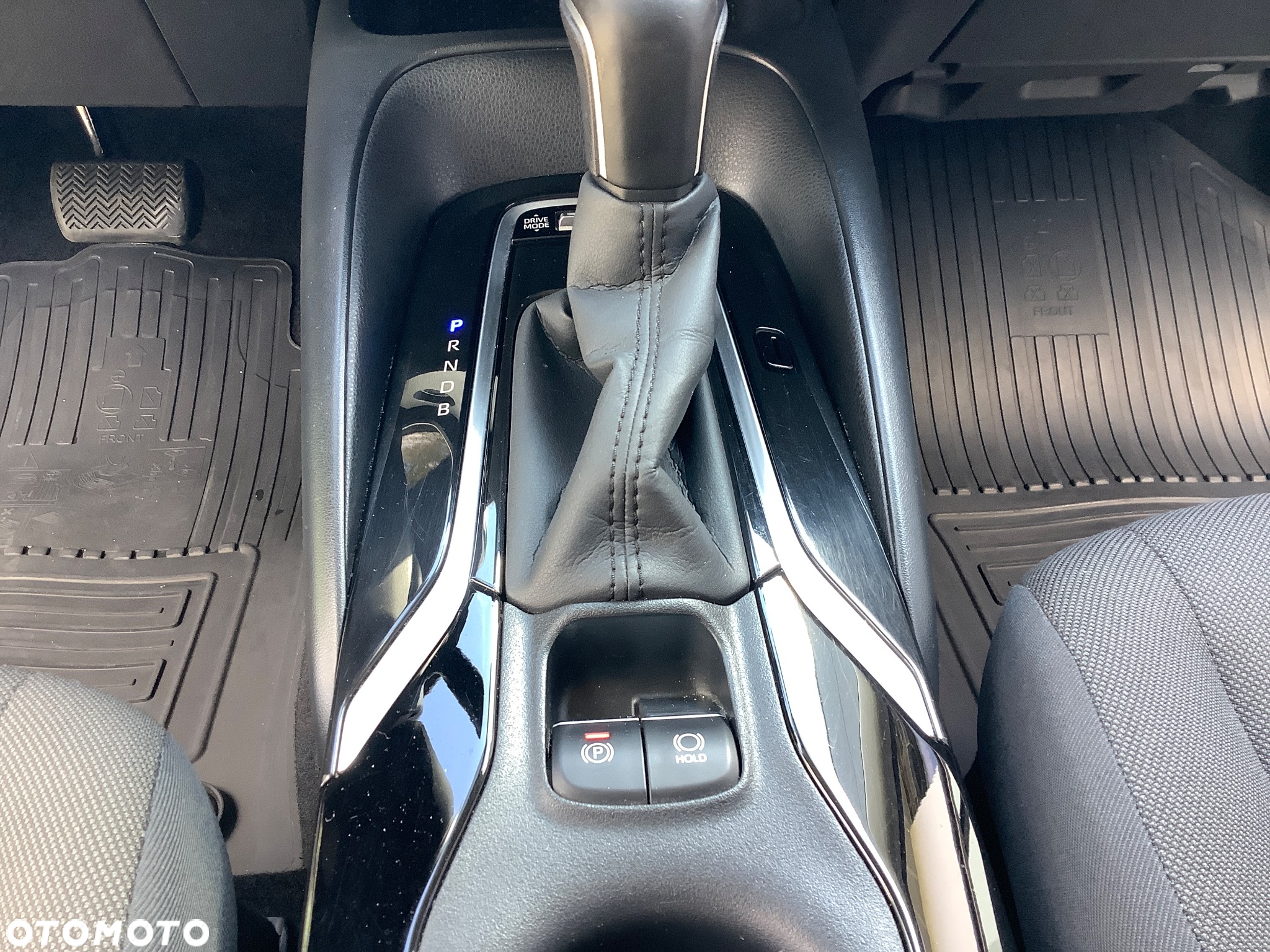 Toyota Corolla 1.8 Hybrid Comfort - 18