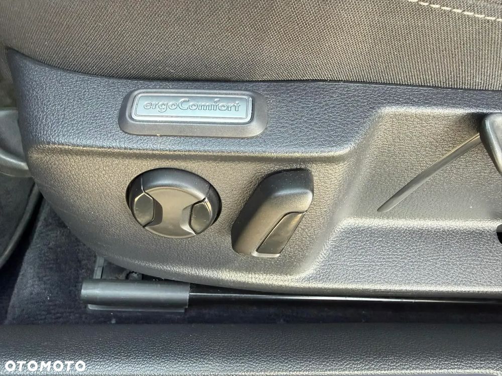 Volkswagen Passat - 19