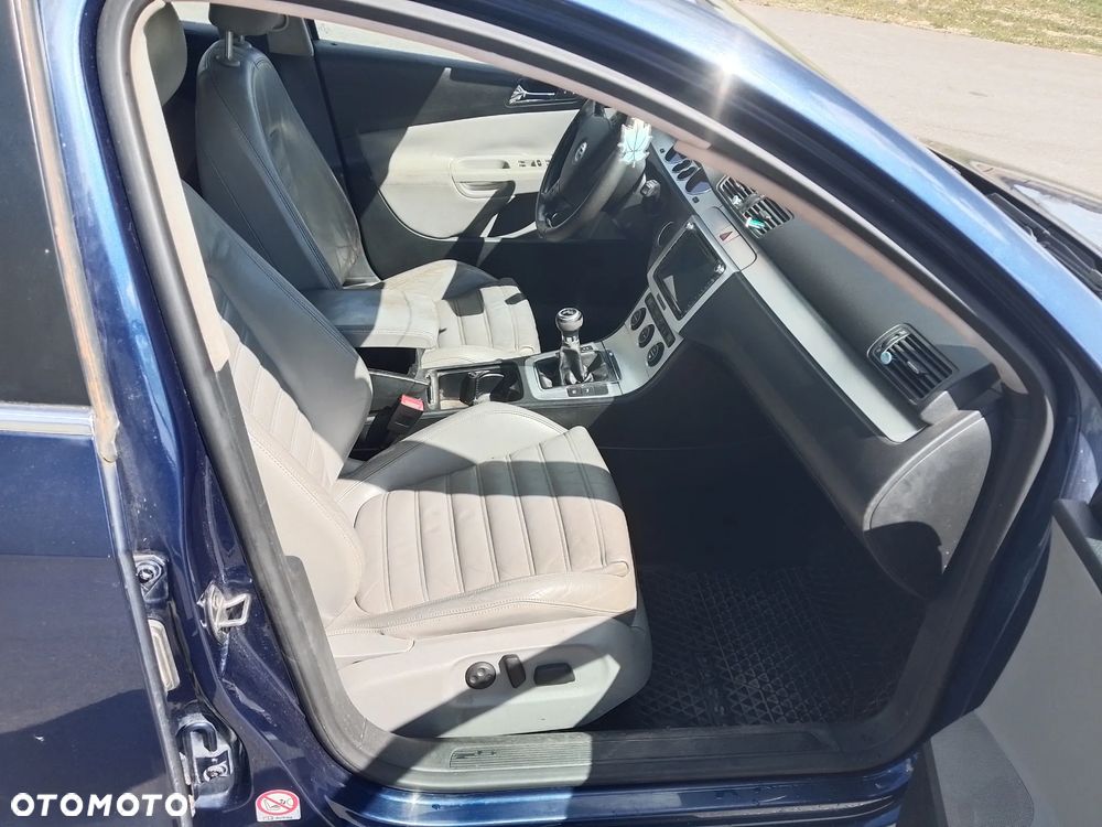 Volkswagen Passat 2.0 TDI Comfortline - 16