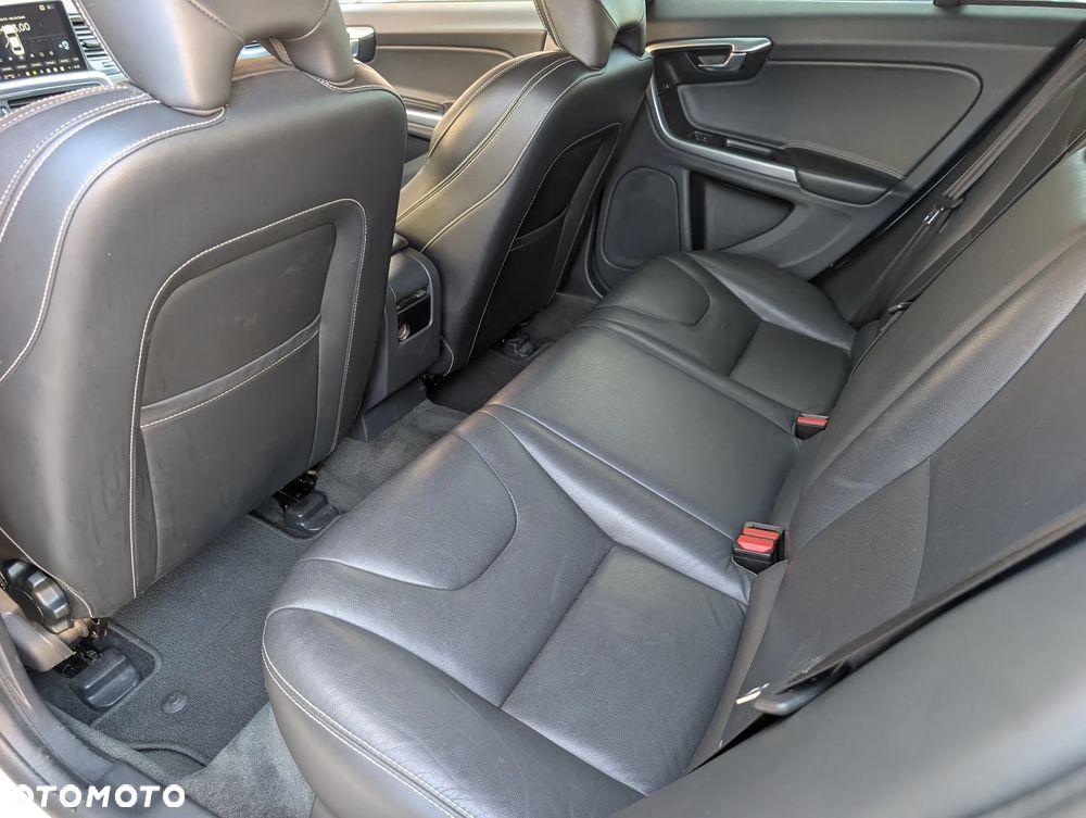 Volvo V60 D3 Geartronic Summum - 26