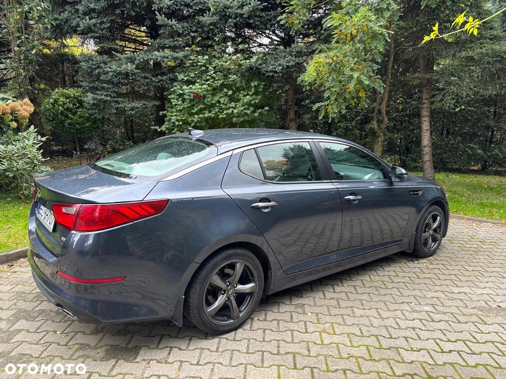 Kia Optima - 8
